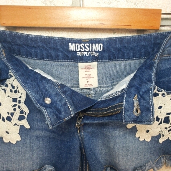 MOSSIMO Supply Co. Stretch Denim Lace Shorts Size 11 - Picture 5 of 7